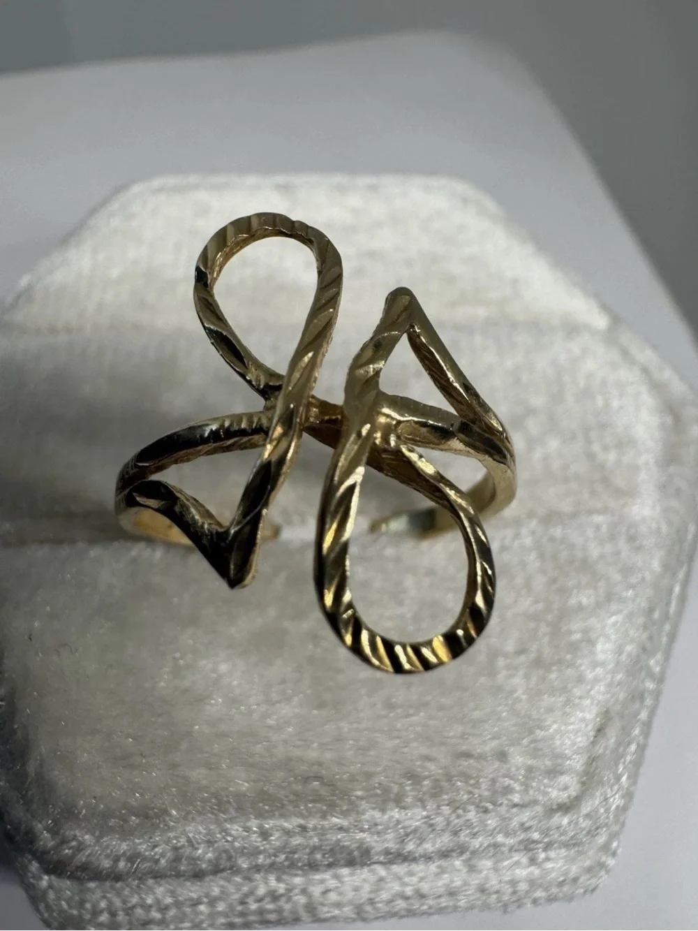 Vintage 14K 585 Yellow Gold Infinity Ring Size 6 Abstract Twisted Design